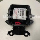 MN101574 BRACKET, T/M MOUNTING BODY SIDE